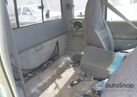 1994 Mazda B4000 Cab Plus z USA, uszkodzony, nr VIN 4F4CR16XXRTM71542